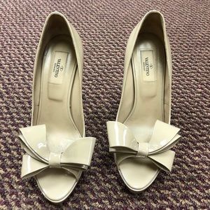 Valentino bow tan pumps size 39